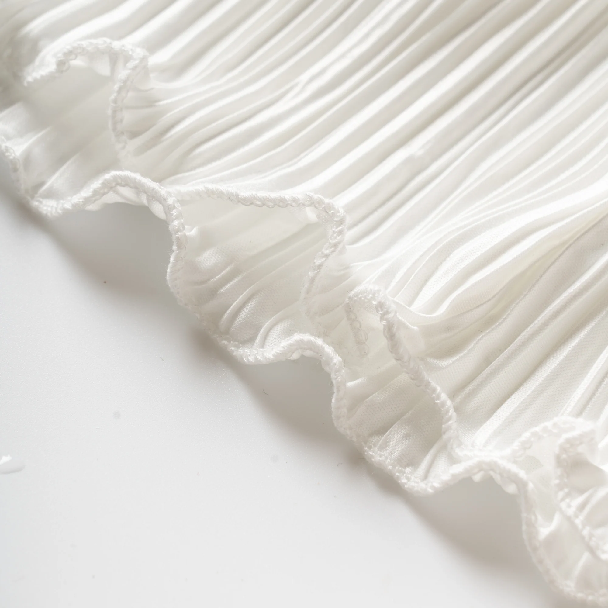 White Solid High Waist Pleated Wide-Leg Pants - Image 4